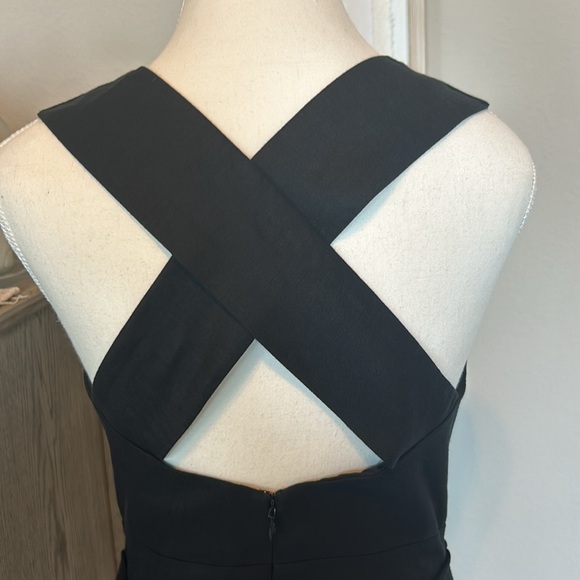 Nicole Miller: Fitted Linen Midi Dress - Picture 7 of 12